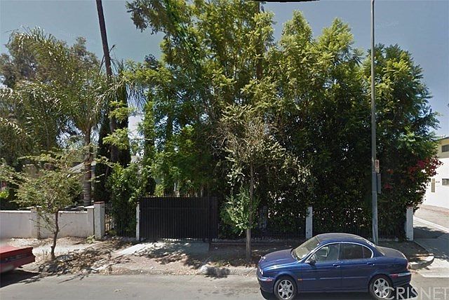 1st image of 7543 Owensmouth Ave