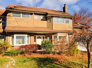 145 Stuart St, Paramus, NJ 07652