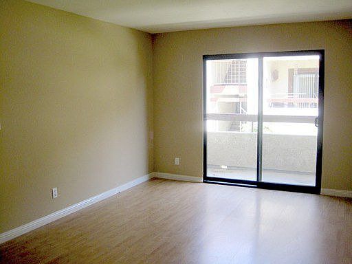 2nd image of 18020 Saratoga Way Unit 535