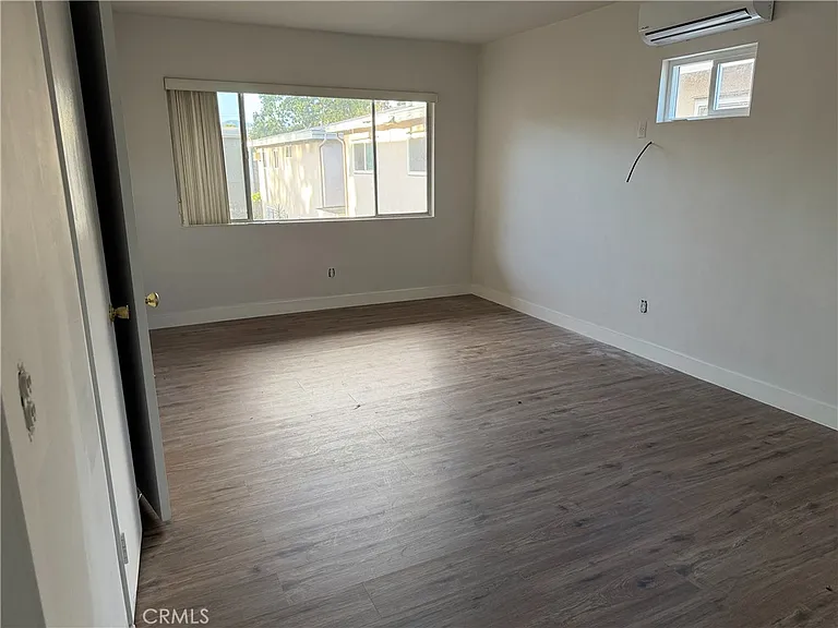 14154 Roscoe Blvd — Photo 7