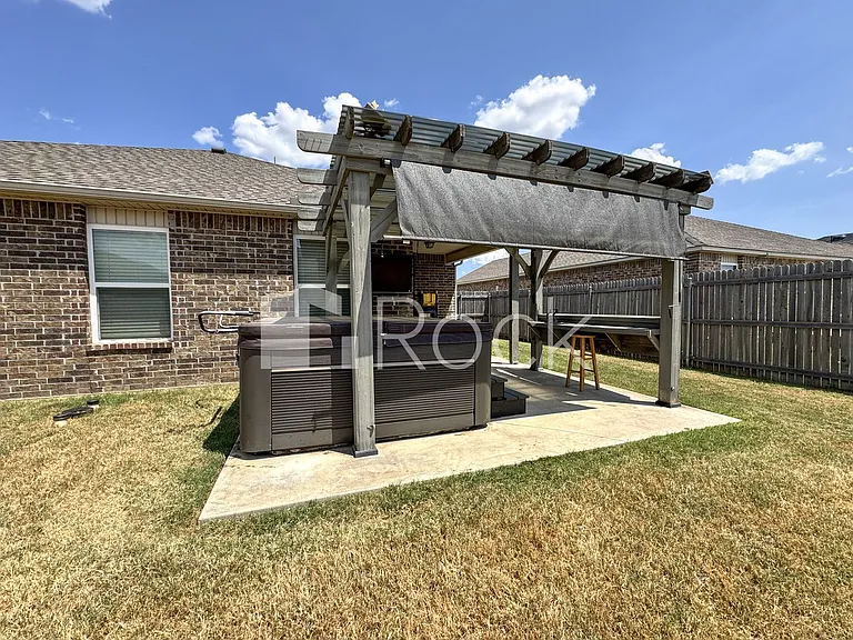 321 Karlee Ln — Photo 22