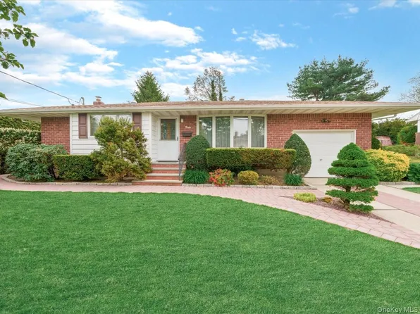 12 Joyce Lane, Commack, NY 11725
