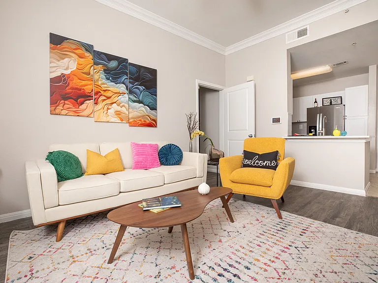 4001 Midtown — Photo 14