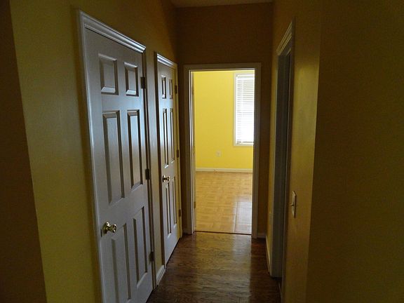 4th image of 3930 Bardstown Ct APT 202