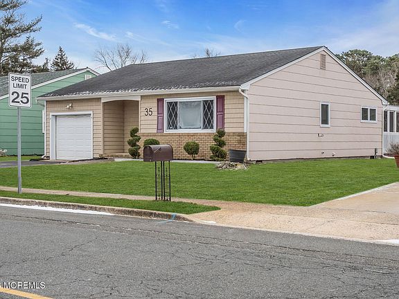 4th image of 35 Westbrook Drive
