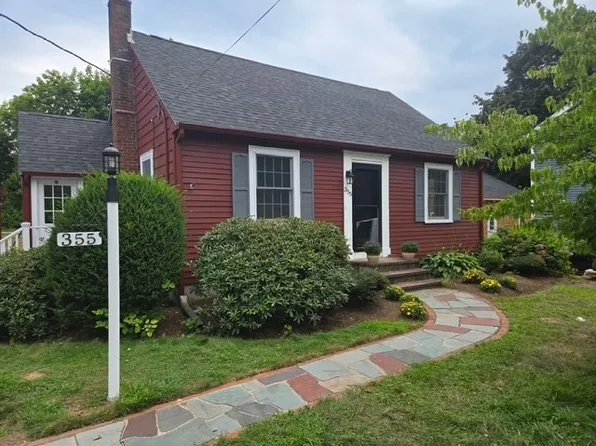 355 South St, Reading, MA 01867