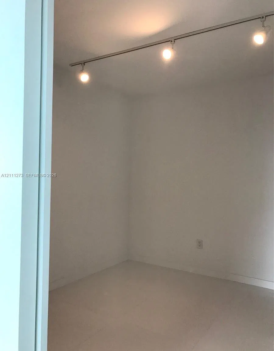 Icon Bay Condo — Photo 4