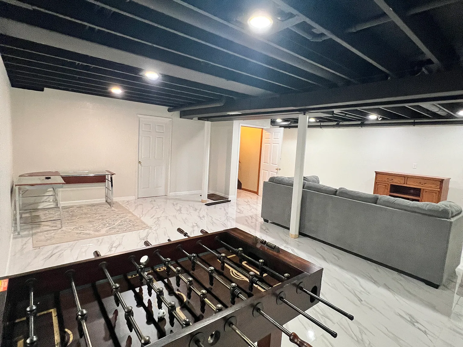4 bed, 2700 sqft, $2,400 — Photo 3