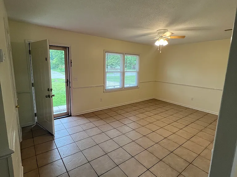 918 Spring Branch Rd — Photo 4