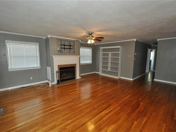 3rd image of 4509 Hunters Point Dr
