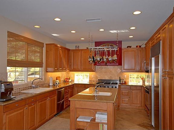 Beautiful Kitchen with Granite Counters and top of the line StainlessSteel App