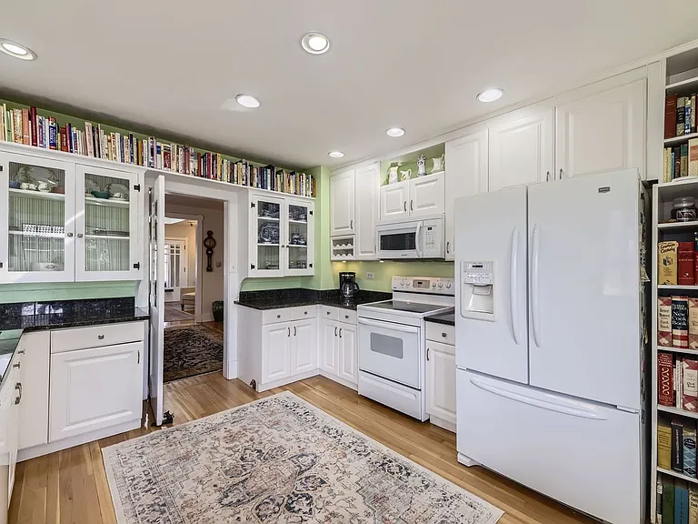 720 Josephine St — Photo 12
