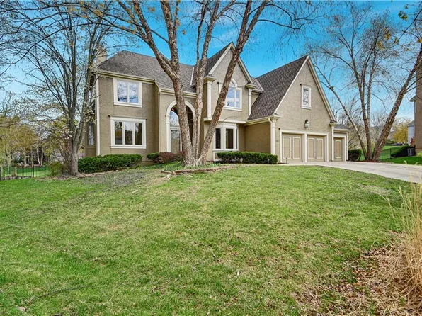 13909 Garnett St, Overland Park, KS 66221