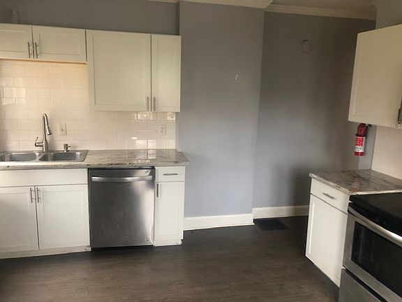 5th image of 110 W Lakeview Ave #110