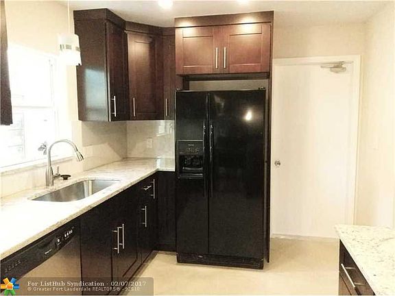 3rd image of 1871 Riverwood Ln