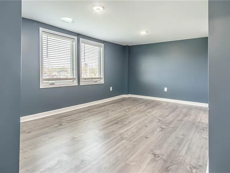 14530 Dodge Ave — Photo 37