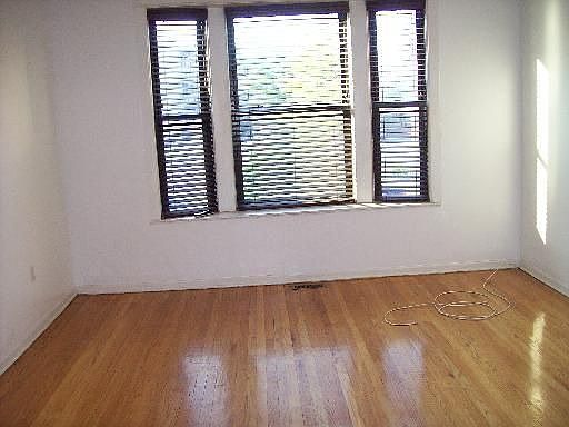 2nd image of 1409 W 62nd St