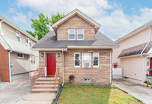42 Grant Ave Photo 1