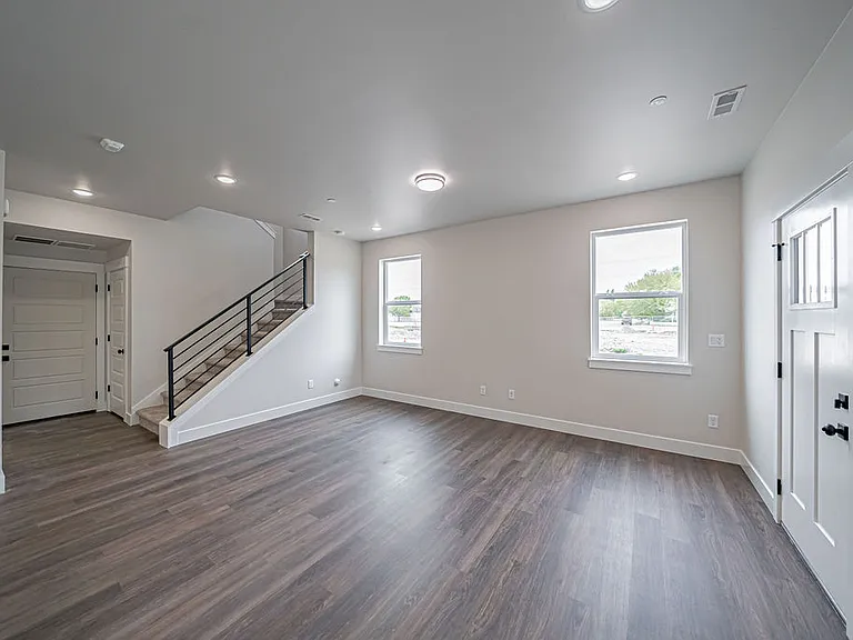2998 Huntshire Ave — Photo 20