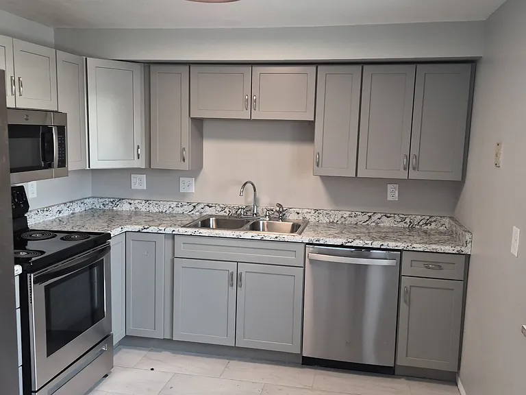 4510 Everett Ct — Photo 2