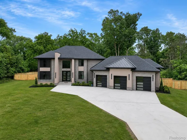 31130 Lahser Rd, Franklin, MI 48025