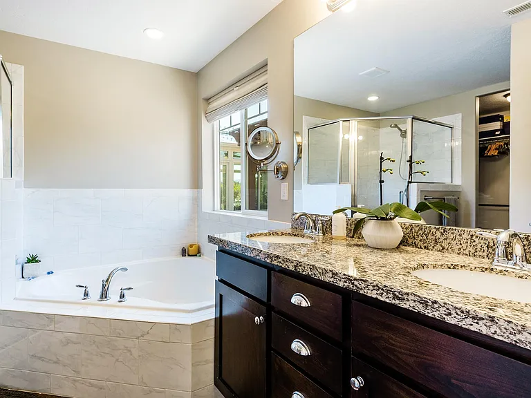985 Wild Rose Dr — Photo 15
