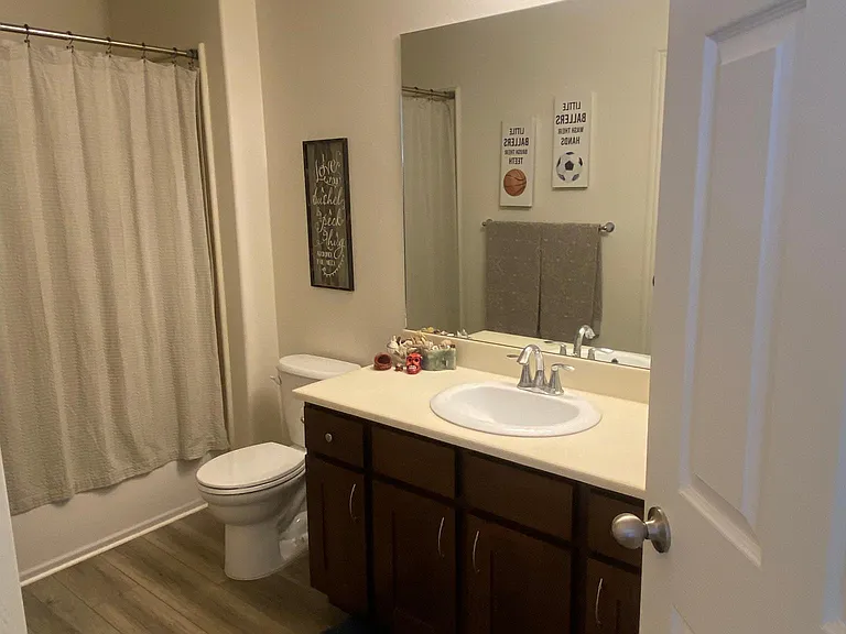 718 W 1045 N — Photo 18