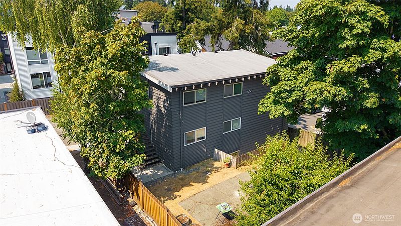 4th image of 2108 NE 85th Street