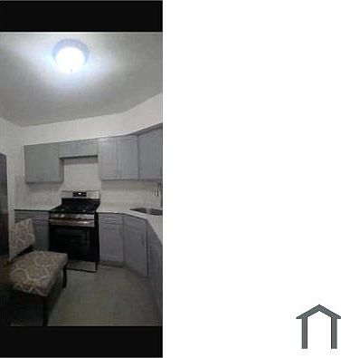 2nd image of 15608 89th St