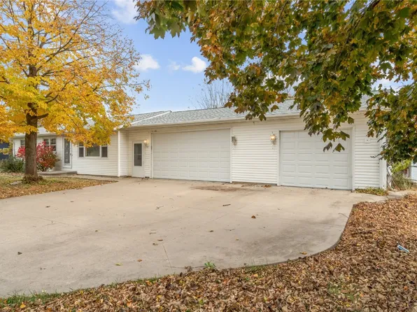 150 Isham Dr, Marion, IA 52302