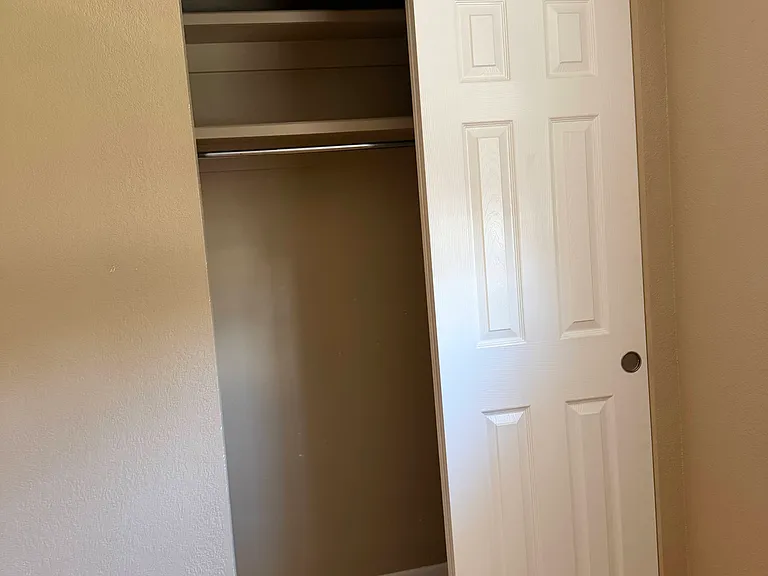 2510 Iris St — Photo 9