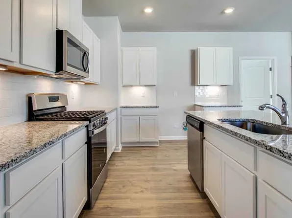 7365 Lang Ave, White House, TN 37188