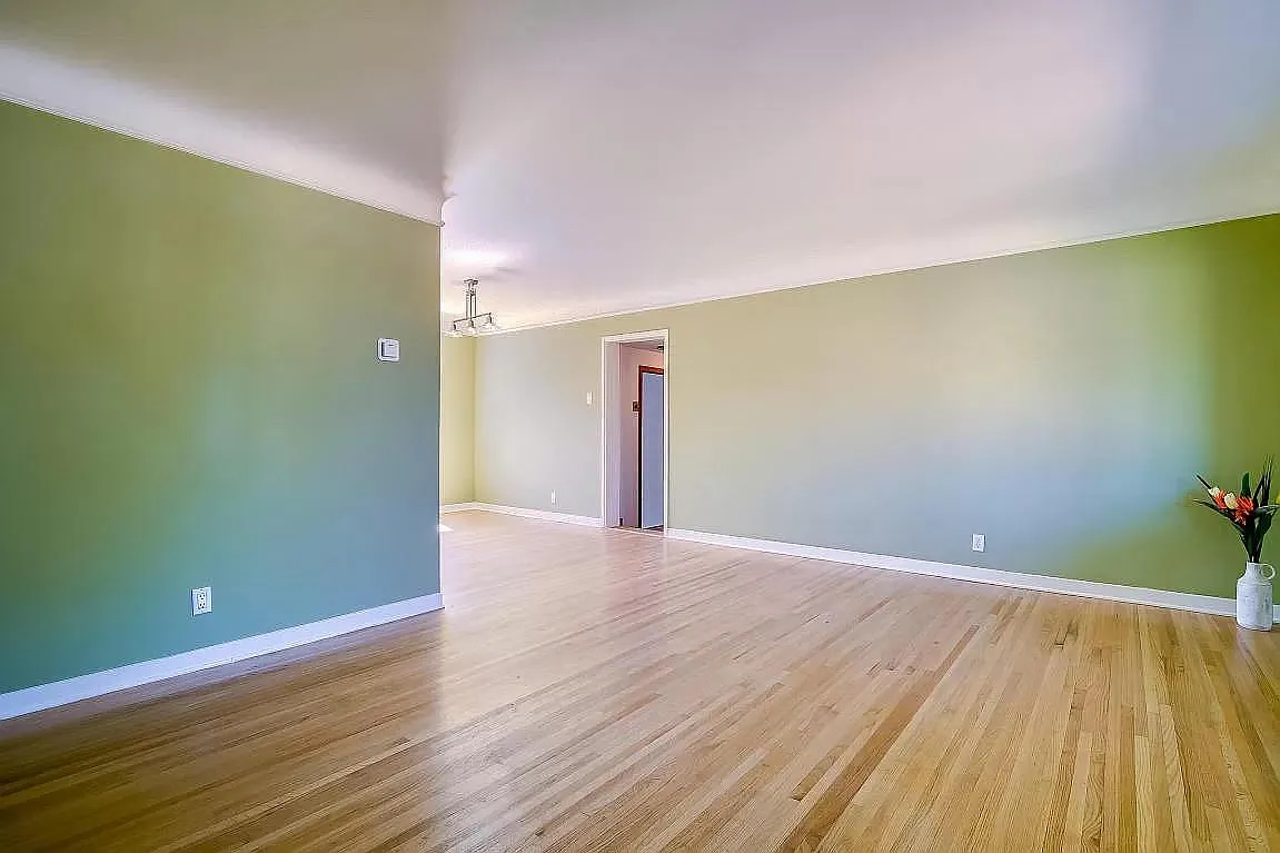 4 bed, 2050 sqft, $2,775 — Photo 4