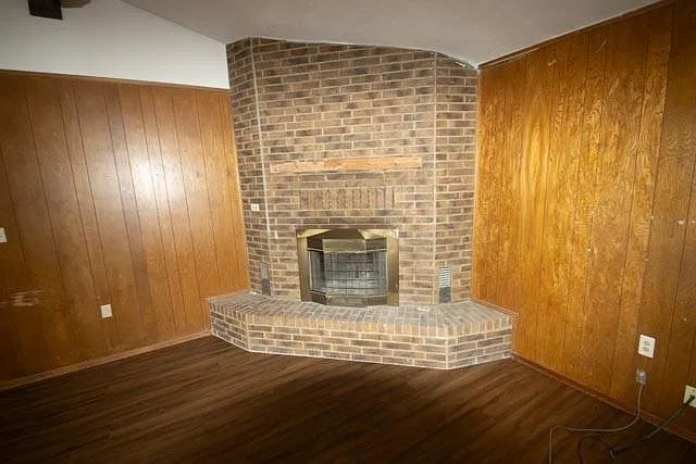 3 bed, 1896 sqft, $1,995 — Photo 4