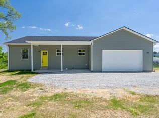 303 Doe Creek Dr, Cloverdale, IN 46120