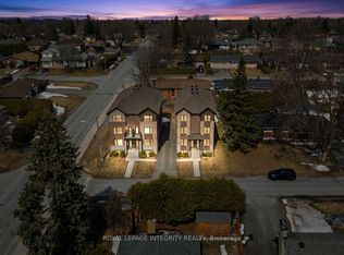 65 David Dr, Ottawa, ON K2G 2N2