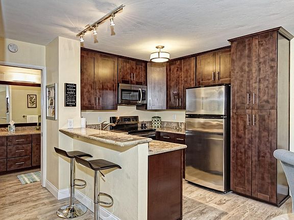 3rd image of 4600 Lamont St #314