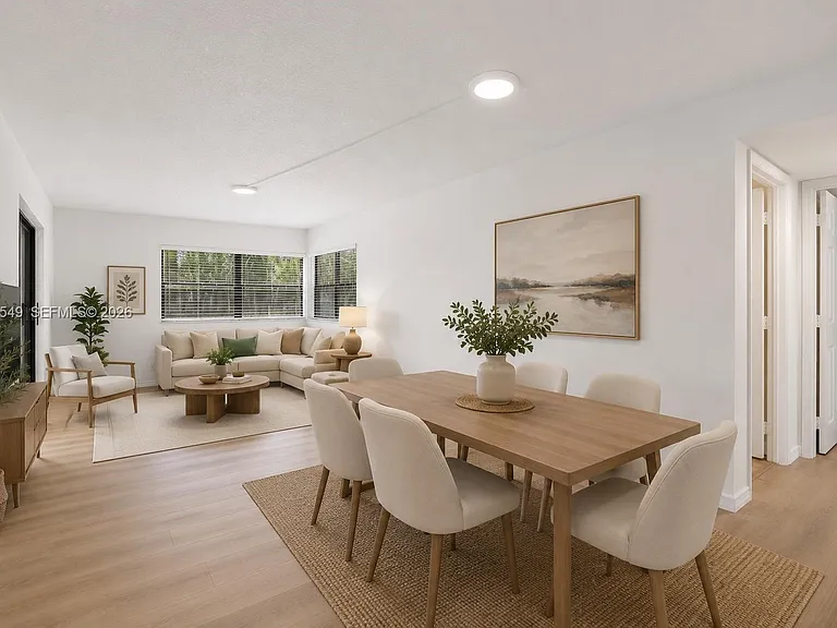 220 Lakeview Dr #210 — Photo 3
