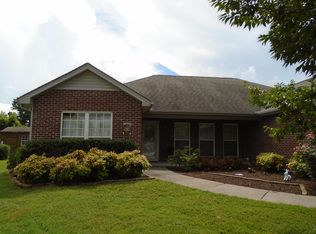 1610 Autumn Brook Dr, Maryville, TN 37801
