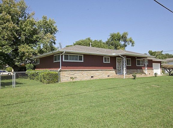 One level home with mature trees