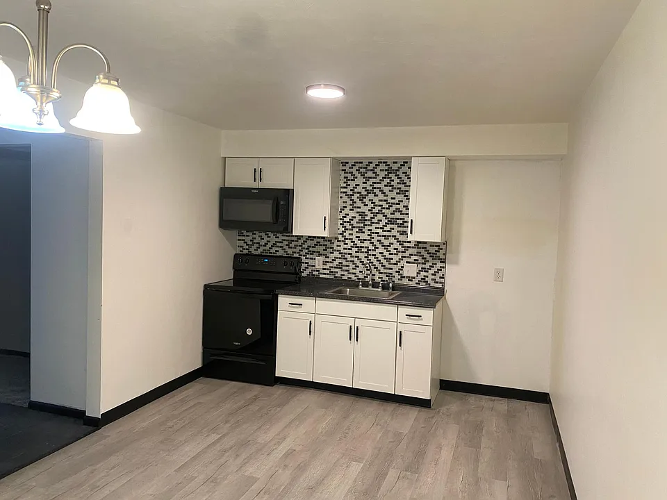 1127 N Highland Ave #1