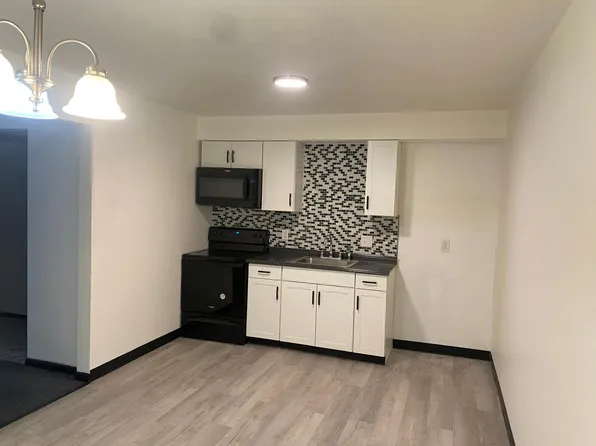 1127 N Highland Ave #1, Girard, OH 44420