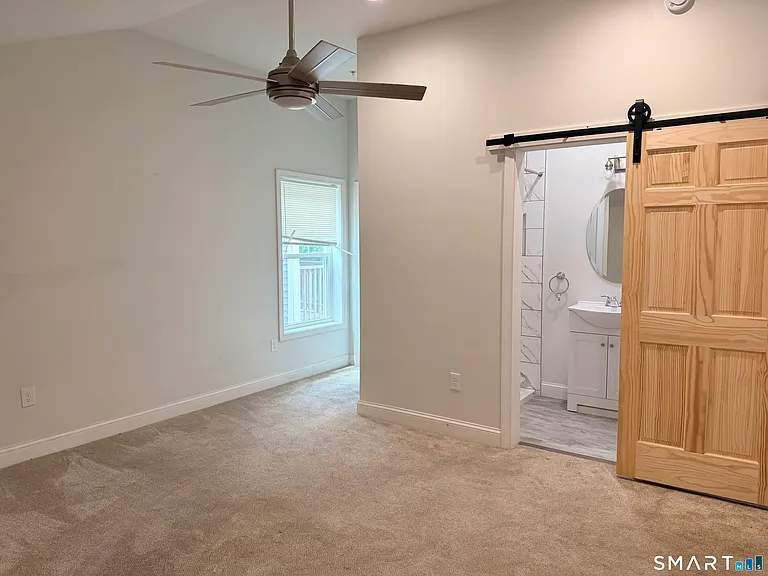 1085-11 Whalley Ave #11 — Photo 9