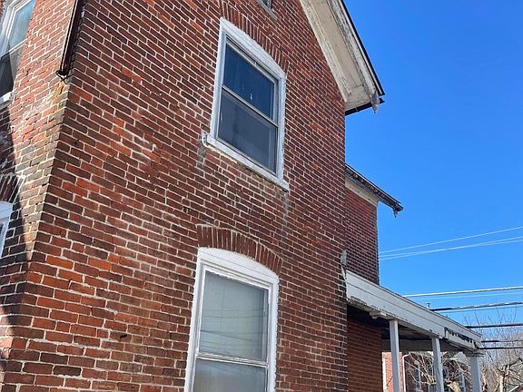 4th image of 1055 Main Rd