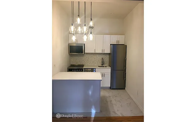 Rented by Douglas Elliman | media 19