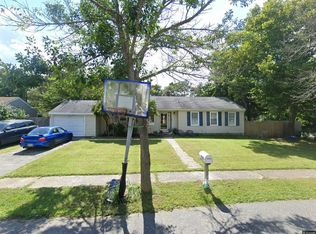 731 Cooke St, Westhampton Beach, NY 11978