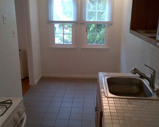 3rd image of 5320 W Olympic Blvd APT 26