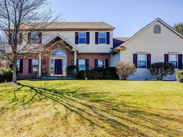 14368 Parkridge Dr, Granger, IN 46530