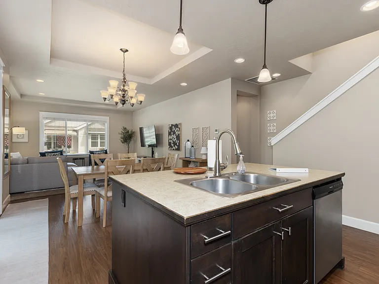2598 E Decameron Ln — Photo 12