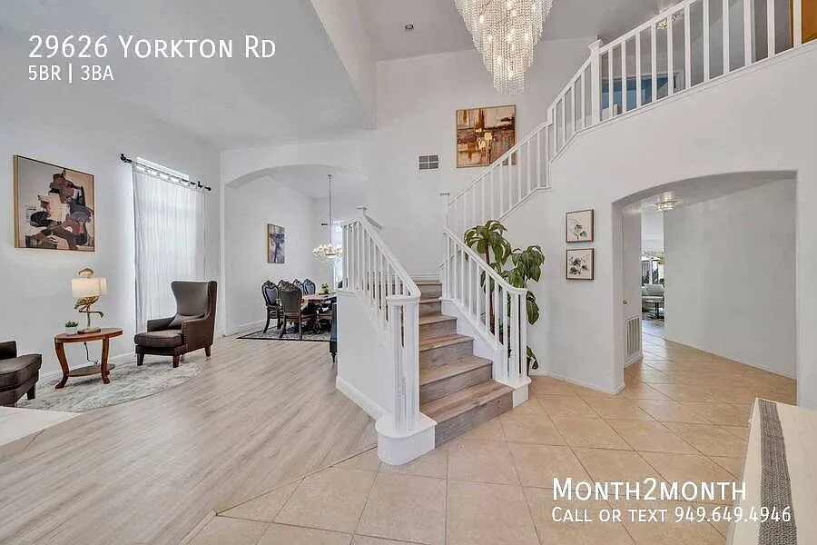 Elegant Living On Yorkton Rd — Photo 4